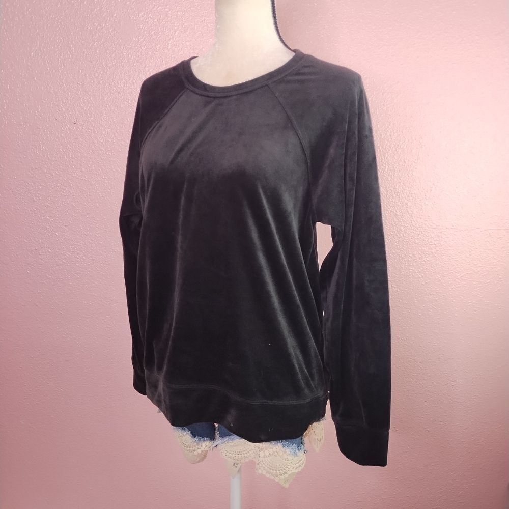 Magaschoni Women's Black Velvet Top Medium